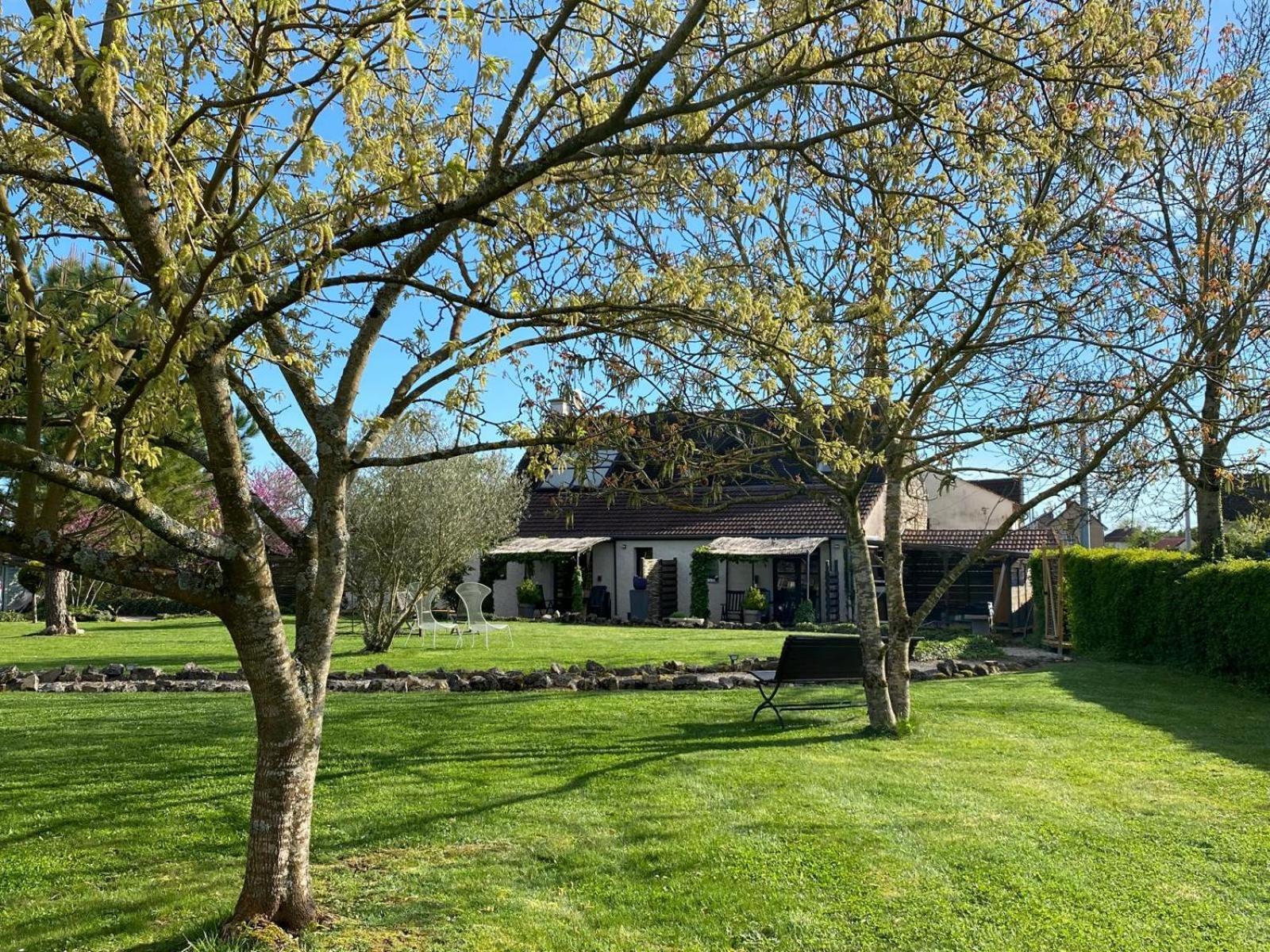 Gite Et Studios Les Barongeres Farges-les-Chalon المظهر الخارجي الصورة