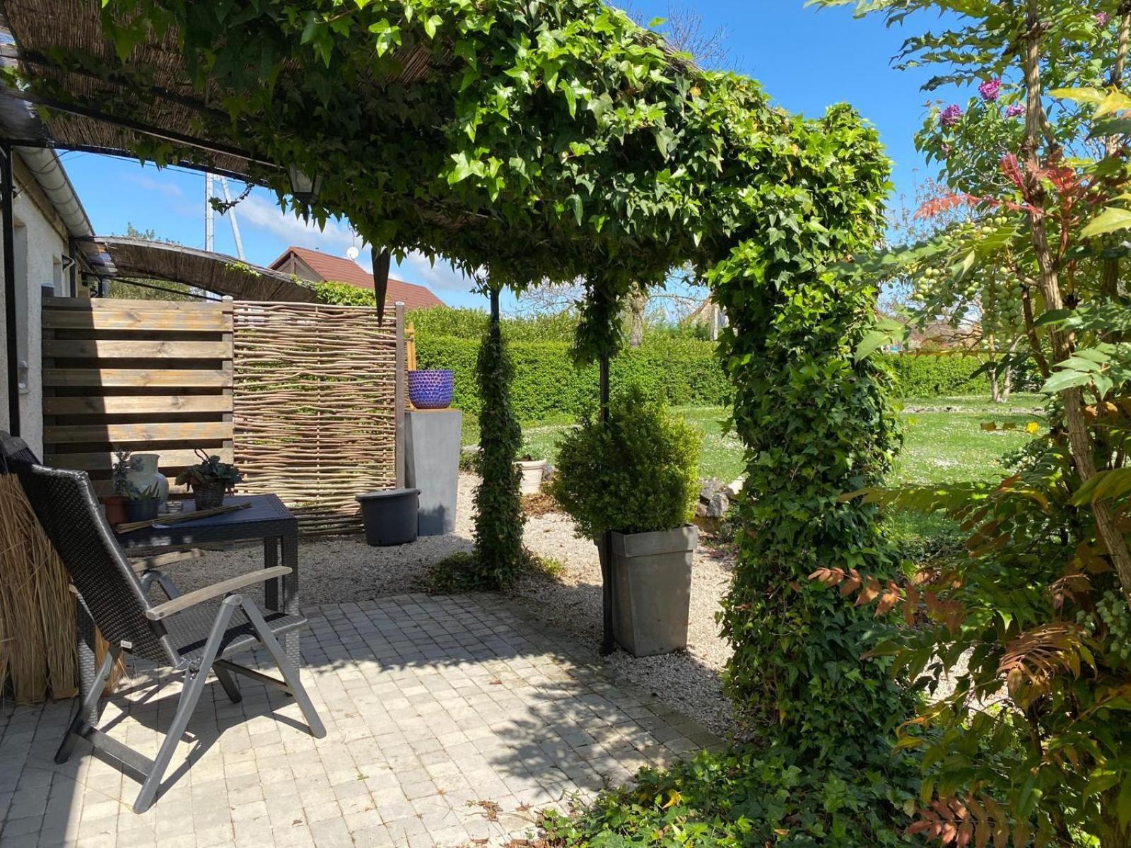 Gite Et Studios Les Barongeres Farges-les-Chalon المظهر الخارجي الصورة