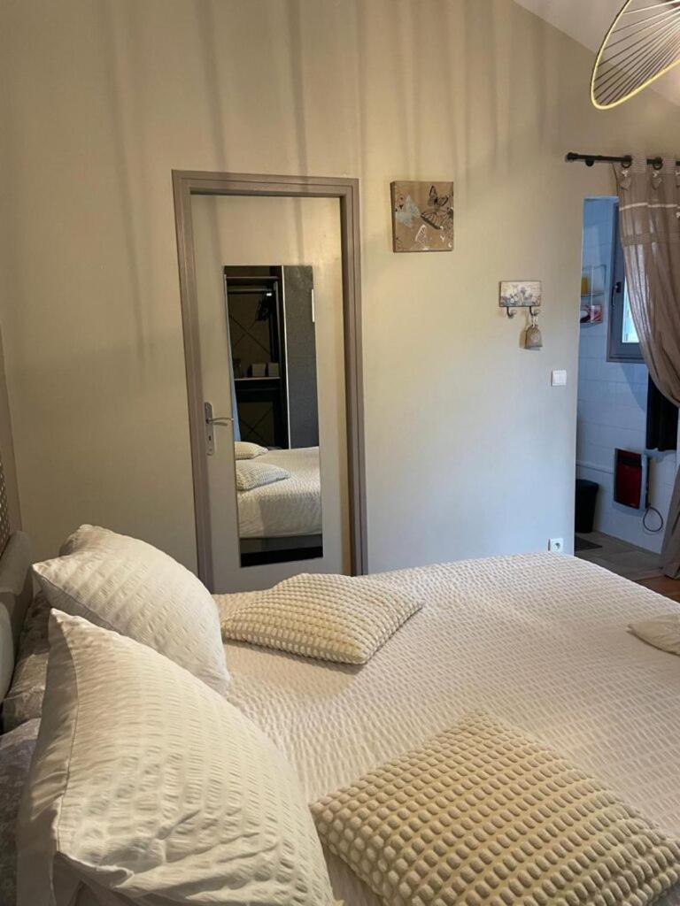 Gite Et Studios Les Barongeres Farges-les-Chalon المظهر الخارجي الصورة